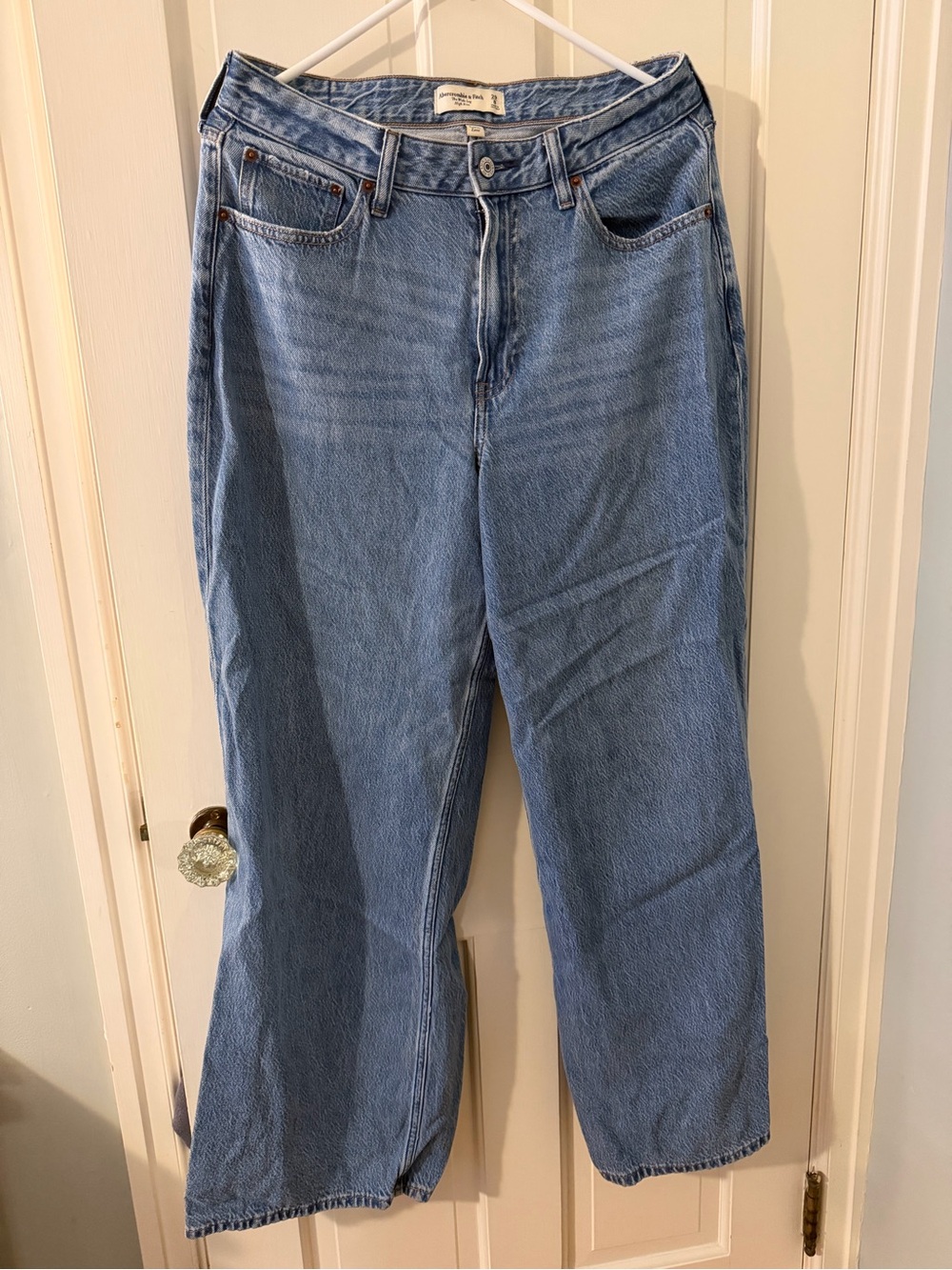 Abercrombie & Fitch Curve Love High Rise Wide Leg Jean - Picture 4 of 4
